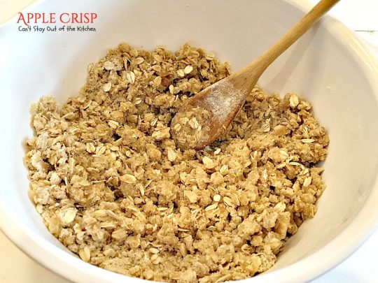 Apple Crisp | Can't Stay Out of the Kitchen | this dynamic #dessert is also fantastic served for #breakfast! Uses #LuckyLeaf #applepiefilling and has a streusel topping. #apples