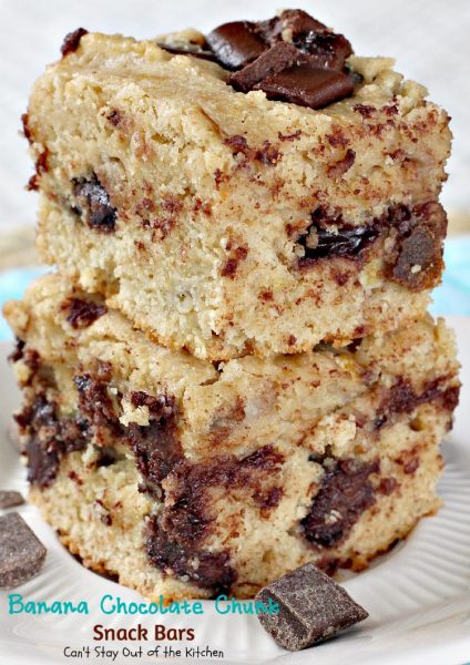 Banana Chocolate Chunk Snack Bars | Can't Stay Out of the Kitchen | delicious #shortbread bars with #bananas #chocolate chunks & #Greekyogurt. #dessert #cookie