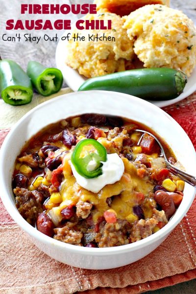 Firehouse Sausage Chili | This fantastic #chili uses #Italian #sausage, 2 kinds of #beans and a #chili seasoning packet to amp up the flavors. It's made in the #crockpot so it's incredibly easy.