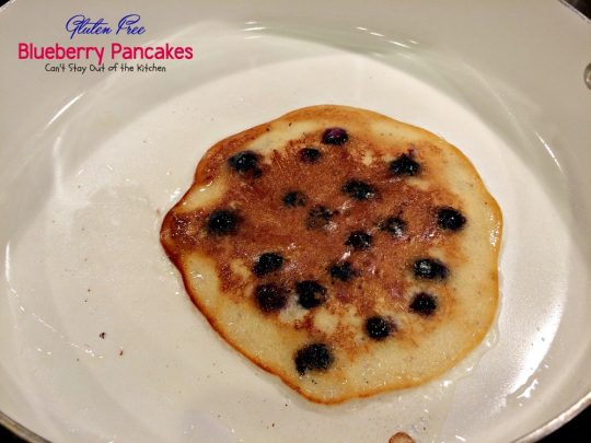 Gluten Free Blueberry Pancakes | Can't Stay Out of the Kitchen | fabulous #pancakes that are great for a #holiday #breakfast. Healthier, #cleaneating version. #blueberries