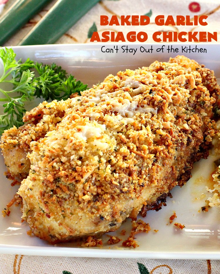 Baked Garlic Asiago Chicken | this 6-ingredient #chicken entree can be oven ready in 5 minutes! It's so mouthwatering & delicious that you'll want to serve it for company or #holiday dinners too. #asiago #MothersDay #FathersDay