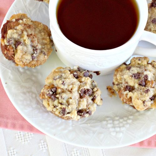 Chocolate Banana Streusel Muffins | Can't Stay Out of the Kitchen | these delicious #muffins are irresistible. They're filled with #bananas & topped with a streusel made from miniature #ChocolateChips & brown sugar. Once the muffins bake, the top turns to #toffee! So mouthwatering. #breakfast #chocolate #HolidayBreakfast #Easter #MothersDay #EasterBreakfast #MothersDayBreakfast #ChocolateMuffins #BananaMuffins #ToffeeMuffins