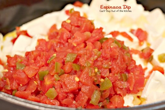 Espinaca Dip | Can't Stay Out of the Kitchen | wonderful Jose Pepper's Grill and Cantina #copycat recipe. This amazing #appetizer is great for #tailgating parties or #holiday entertaining. #Tex-Mex #cheese #spinach