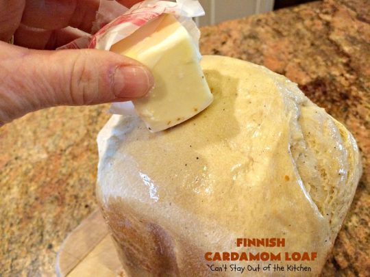 Finnish Cardamom Loaf | Can't Stay Out of the Kitchen | this fantastic home-baked #bread is so easy since it's made in the #breadmaker. Perfect for #breakfast or as a side for soup, chili or other comfort food meals. #cardamom #Finnish #Finland #FinnishCardamomLoaf #HomemadeBread