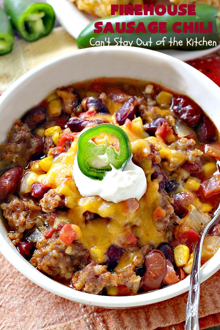 Firehouse Sausage Chili | This fantastic #chili uses #Italian #sausage, 2 kinds of #beans and a #chili seasoning packet to amp up the flavors. It's made in the #crockpot so it's incredibly easy.