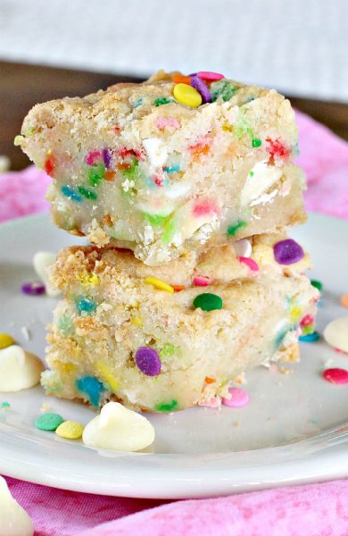 Funfetti White Chocolate Gooey Bars | Can't Stay Out of the Kitchen | these sensational and gooey #brownies are great for birthdays and #holidays. They're filled with #whitechocolatechips #funfetti and sweetened #condensedmilk. #cookie #dessert