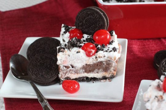 Oreo Cookie Mud Pie - Can't Stay Out of the Kitchen