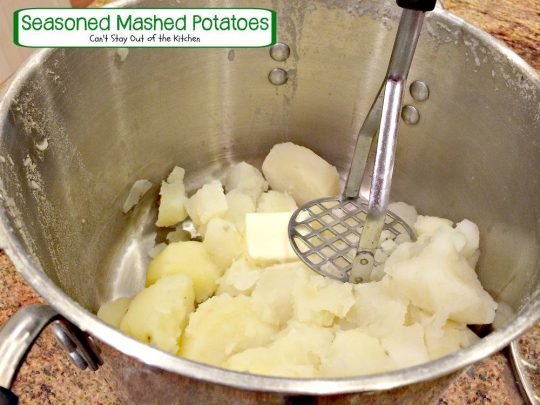 Seasoned Mashed Potatoes | Can't Stay Out of the Kitchen | quick, easy and tasty #sidedish that's great for company dinners or #holidays. #glutenfree #potatoes