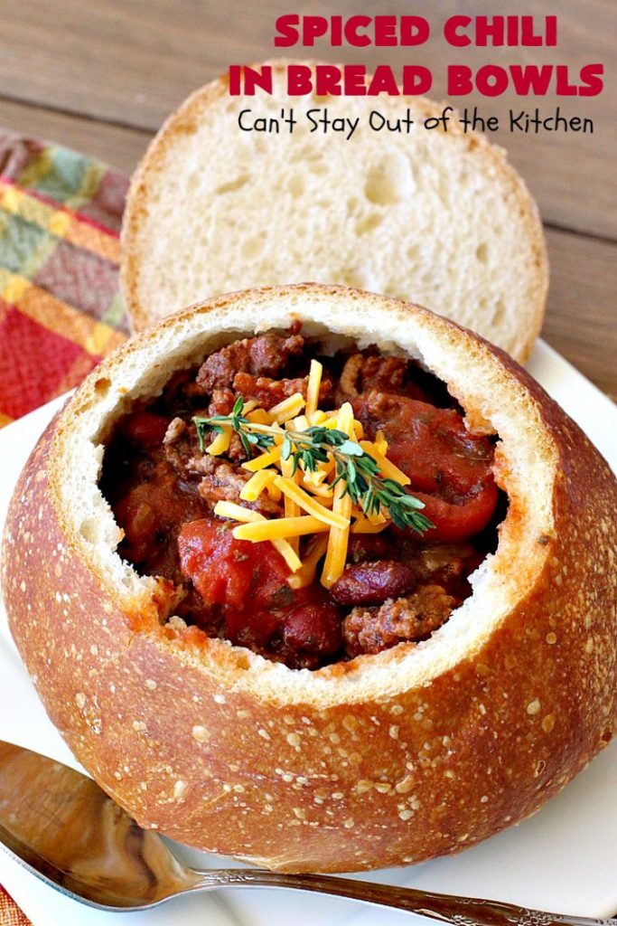 Spiced Chili in Bread Bowls Can't Stay Out of the Kitchen