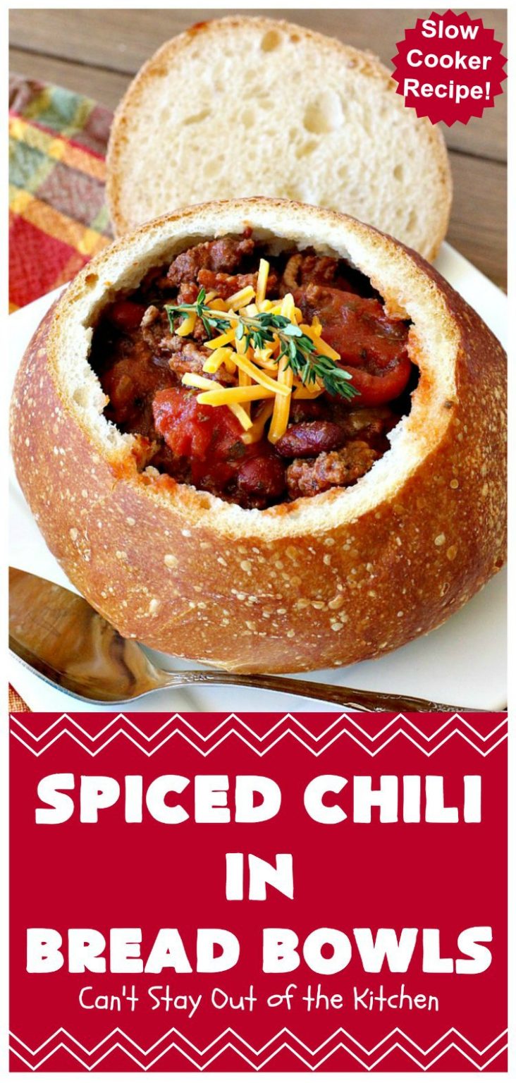 Spiced Chili in Bread Bowls Can't Stay Out of the Kitchen