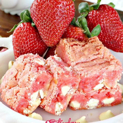 Strawberry White Chocolate Gooey Bars | Can't Stay Out of the Kitchen
