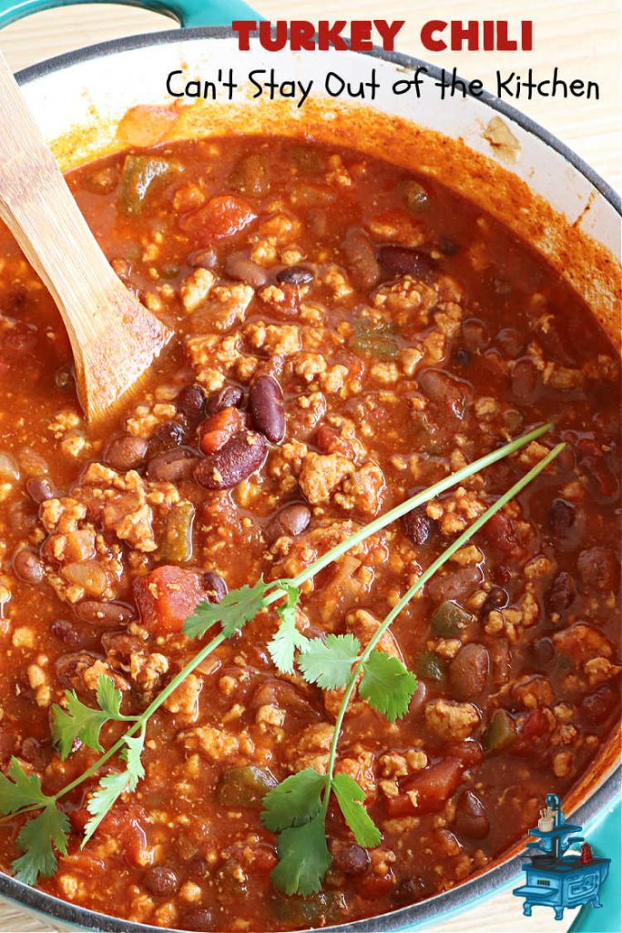 Turkey Chili | Can't Stay Out of the Kitchen | this is a fantastic way to enjoy #chili without excess calories. They #GroundTurkey is flavored from #ChiliPowder, #MixedChiliBeans & #ChipotlePeppersInAdoboSauce. Add #cornbread and you have a meal made in heaven. #chili #TurkeyChili #GlutenFree